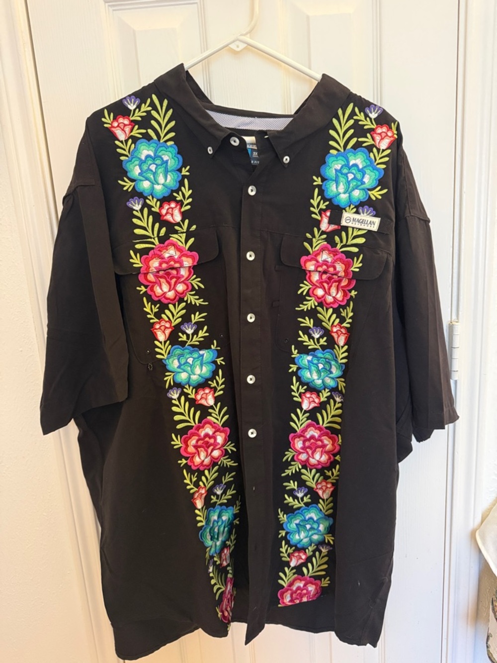 Magellan Outdoors Floral Embroidered Black Men's Button-Up Shirt